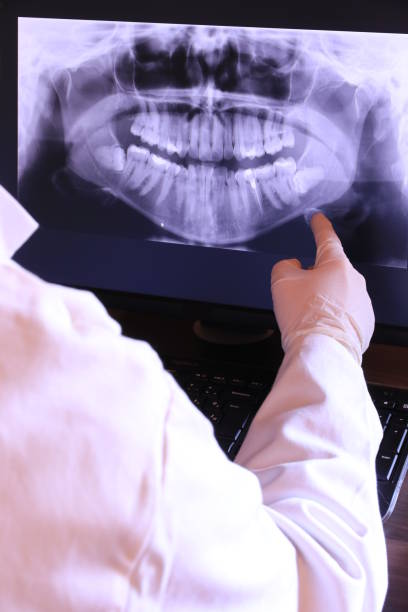 Best Broken or Cracked Tooth Emergency Dentist in Amityville, NY